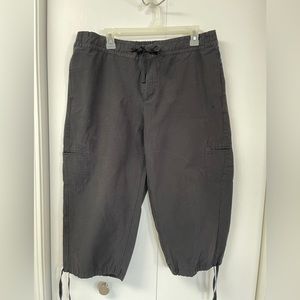 Womens black Danskin Now Capri pants. Size XL (16/18)